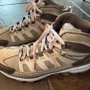 Hi-Tec Women's Brown and Tan Athletic Shoes